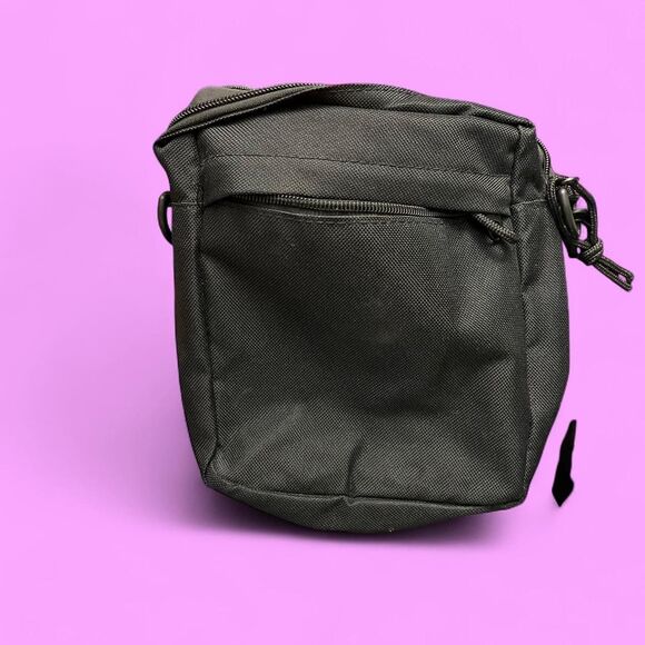 Black crossbody bag with adjustable straps - Picture 4 of 5